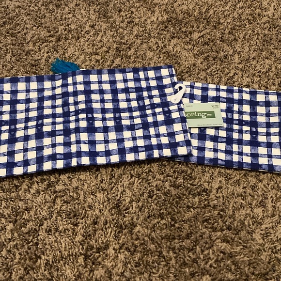 The Spring Shop Table Runner and Napkin Set - Picture 2 of 10